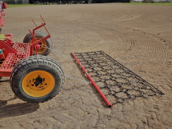 Plain Chain Seedcover Harrow behind drill